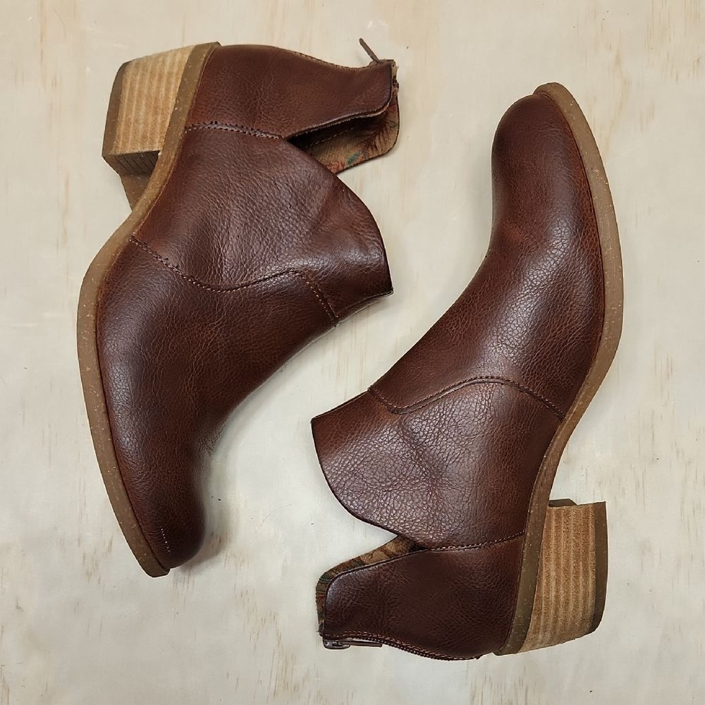 b.o.c. Brown Faux Leather Ankle Boots Women 6.5 Western Bootie Shoe 1.5” Heel